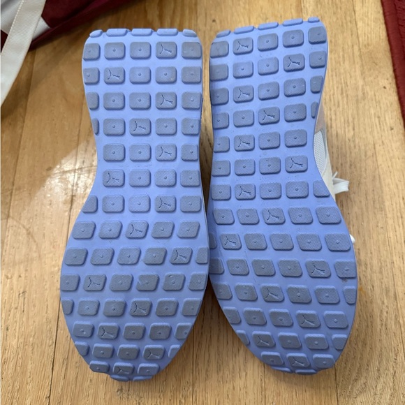 Puma Women's White and Light Pink Sneakers - Picture 3 of 5